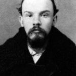 Lenin v roce 1895. Tohle nezpůsobila přemíra honění, ale četba Marxe I LCC